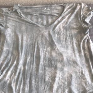Distressed soft and sexy T from American eagle!